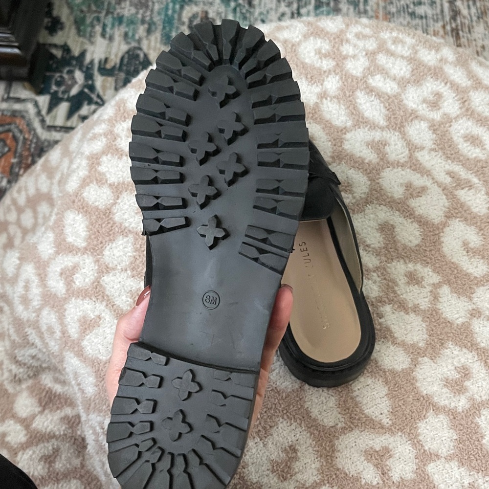 Sincerely Jules Black Mules with Gold Accent - Picture 4 of 4